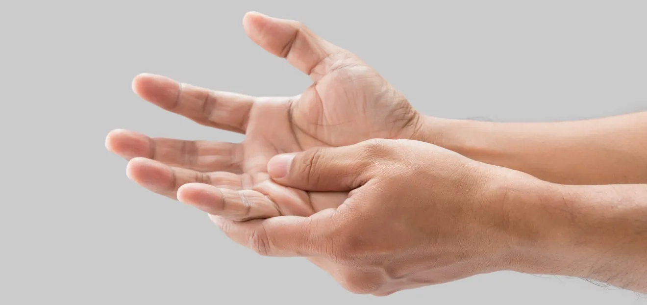 Kleiner Finger und Ringfinger taub HWS Physiotherapie Baumann in Poing